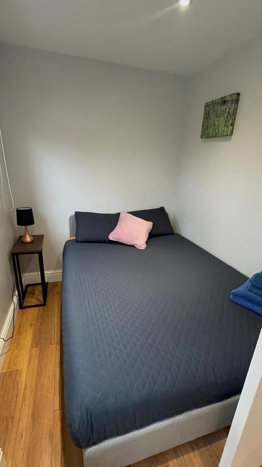 2 Bedroom Apartment Chiswick Park Tube Station Лондон Экстерьер фото