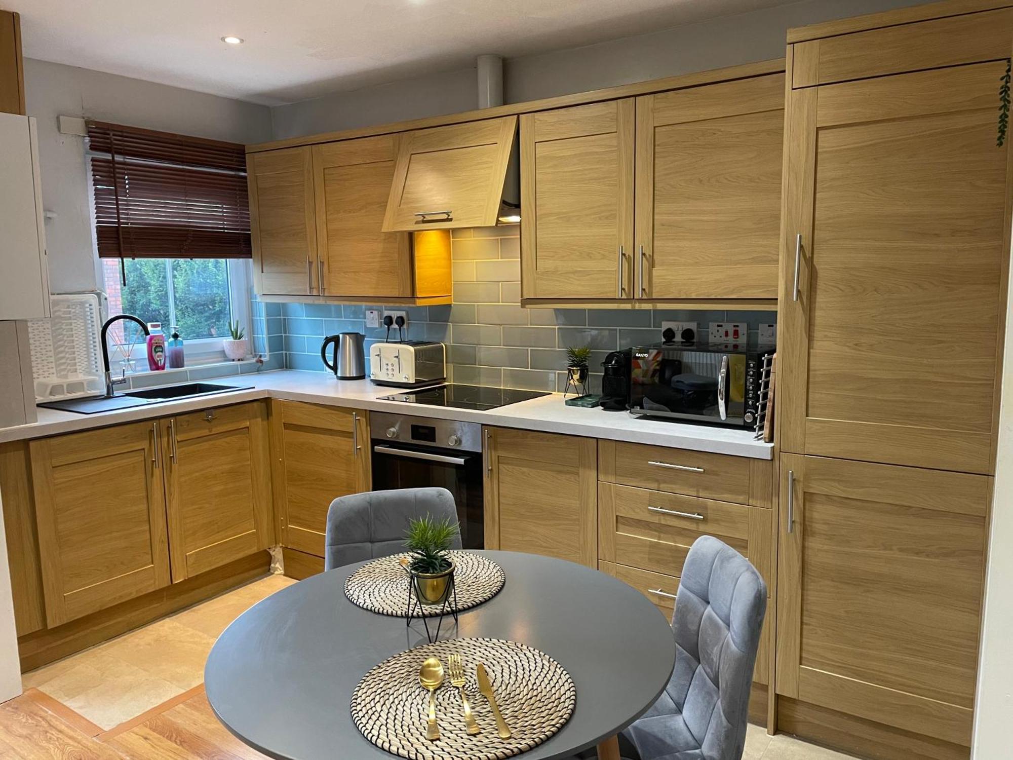 2 Bedroom Apartment Chiswick Park Tube Station Лондон Экстерьер фото